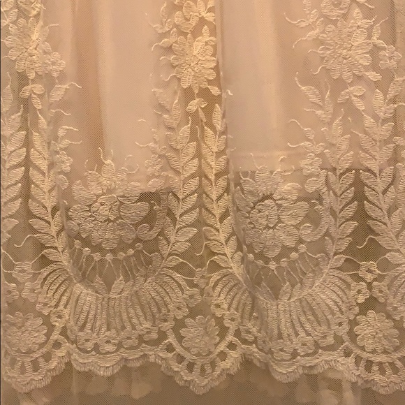 White lace lined dress, beautiful! - Picture 3 of 3